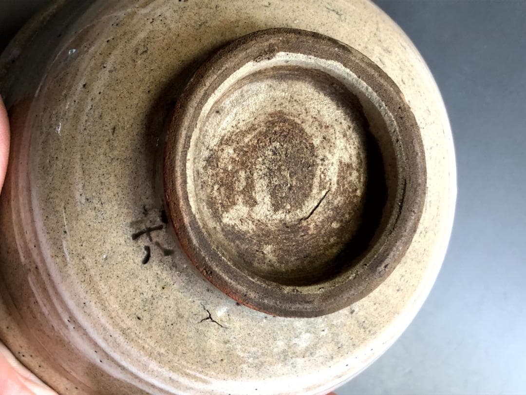 茶碗■刷毛目 平八 自然釉（灰釉系）土の温もりを感じられる古い抹茶碗 時代物■