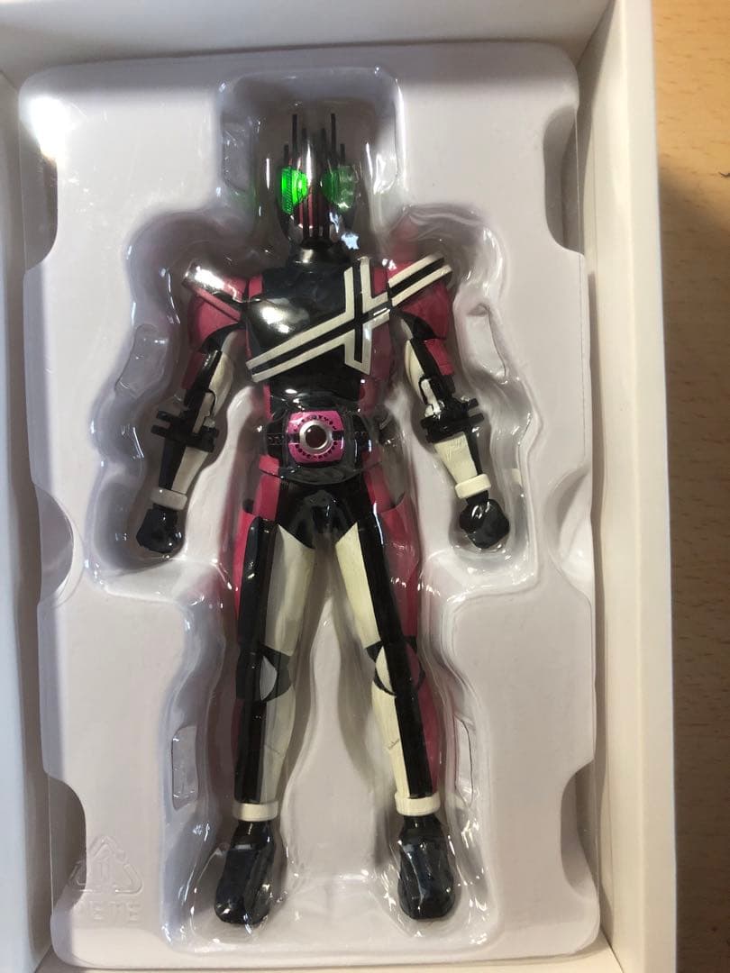 フィギュアーツ 真骨彫 仮面ライダーディケイド(ネオディケイドライバーVer.)