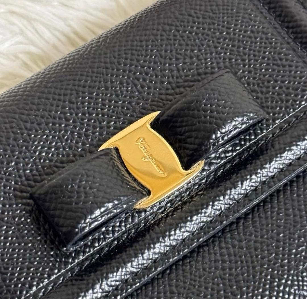 【お値下げ中】Salvatore Ferragamo 財布　ヴァラ　フェラガモ
