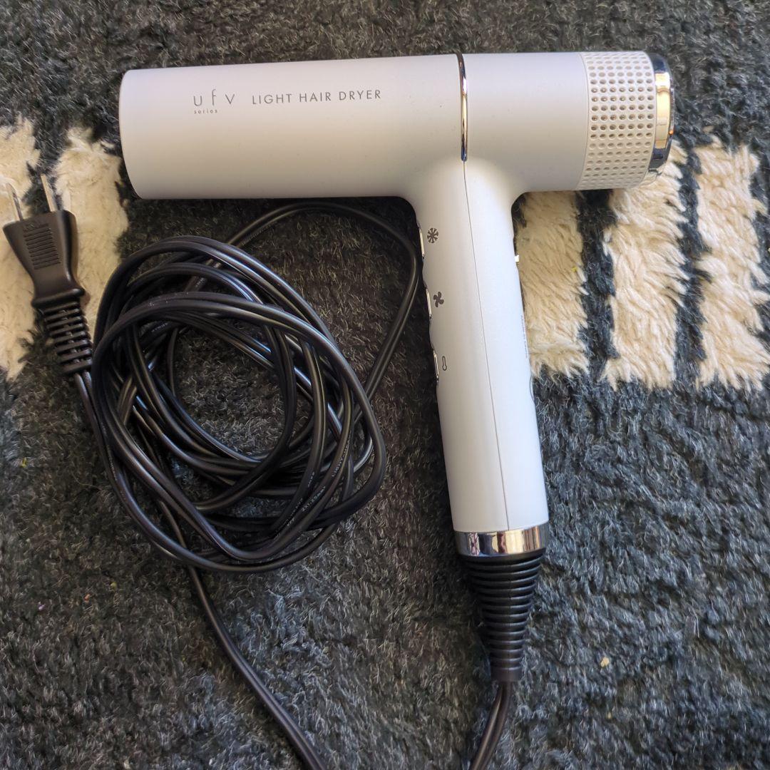 ufv LIGHT HAIR DRYER　数回しか使用してないです！