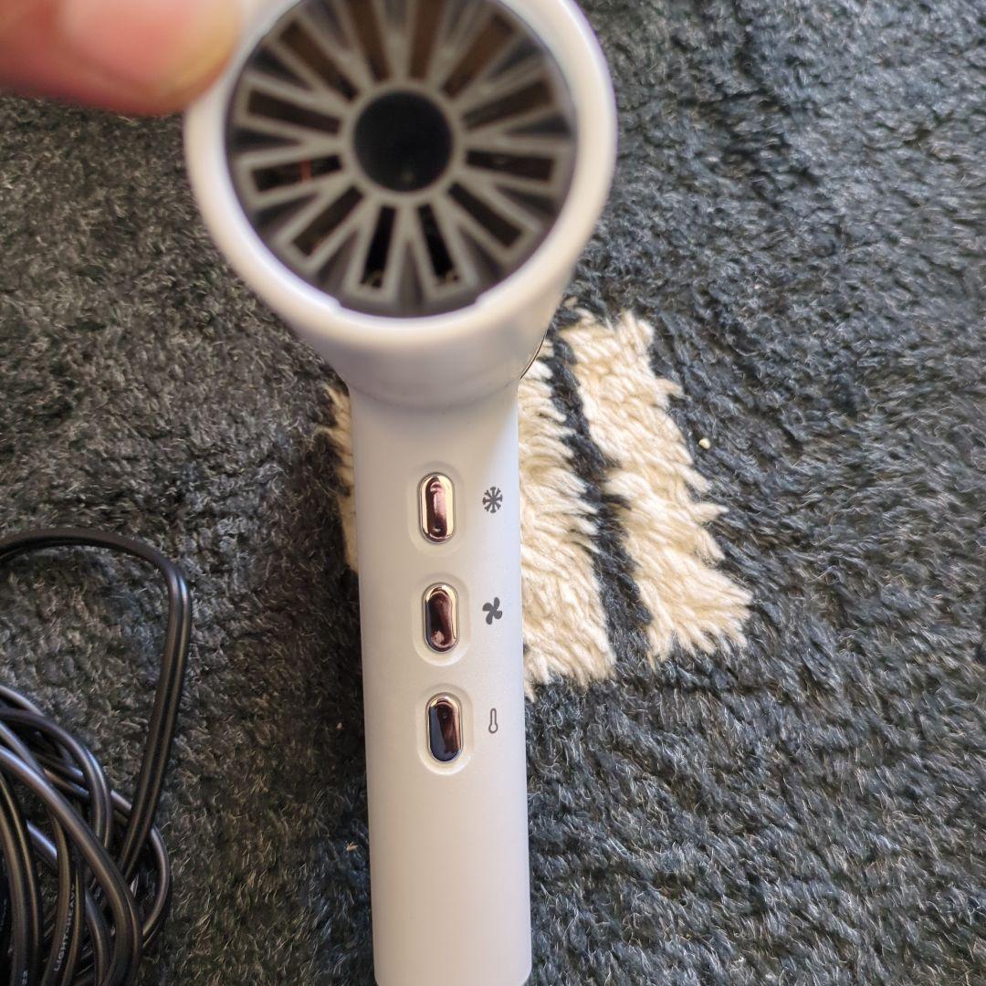 ufv LIGHT HAIR DRYER　数回しか使用してないです！