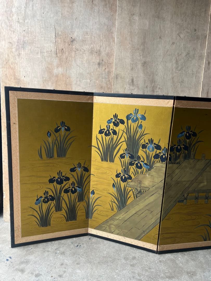 アイリスの花の金屏風