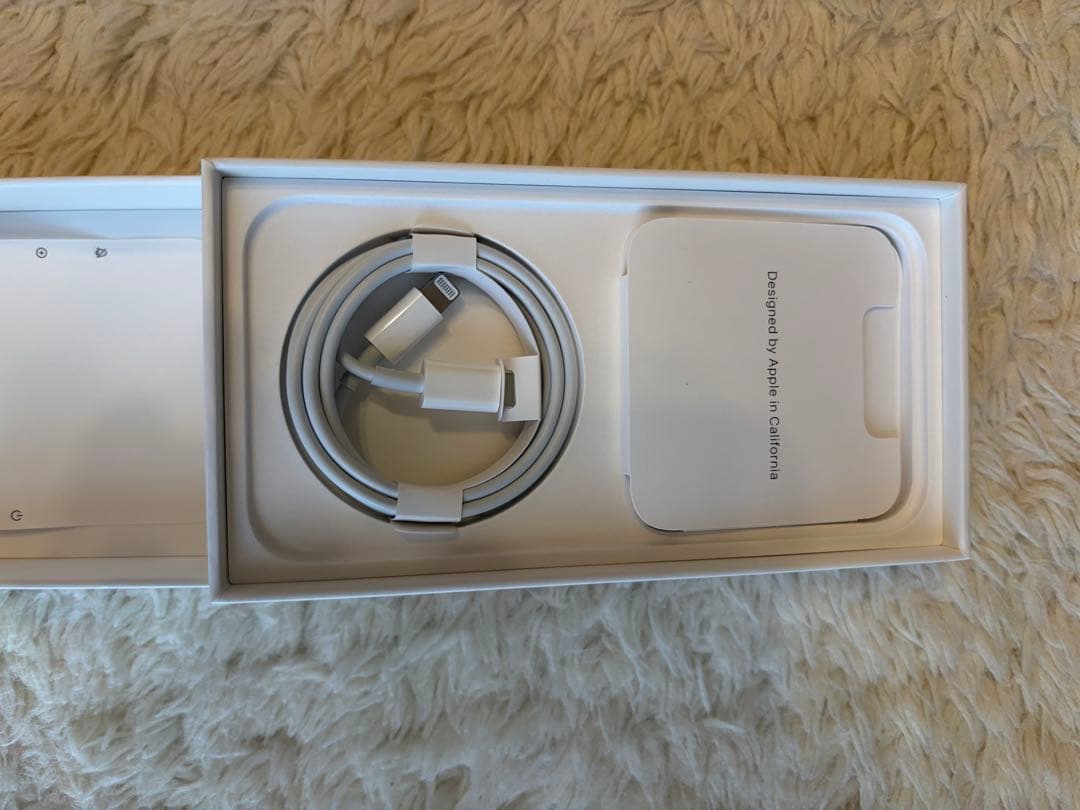 Apple iPhone 14 ブラック ケース付き