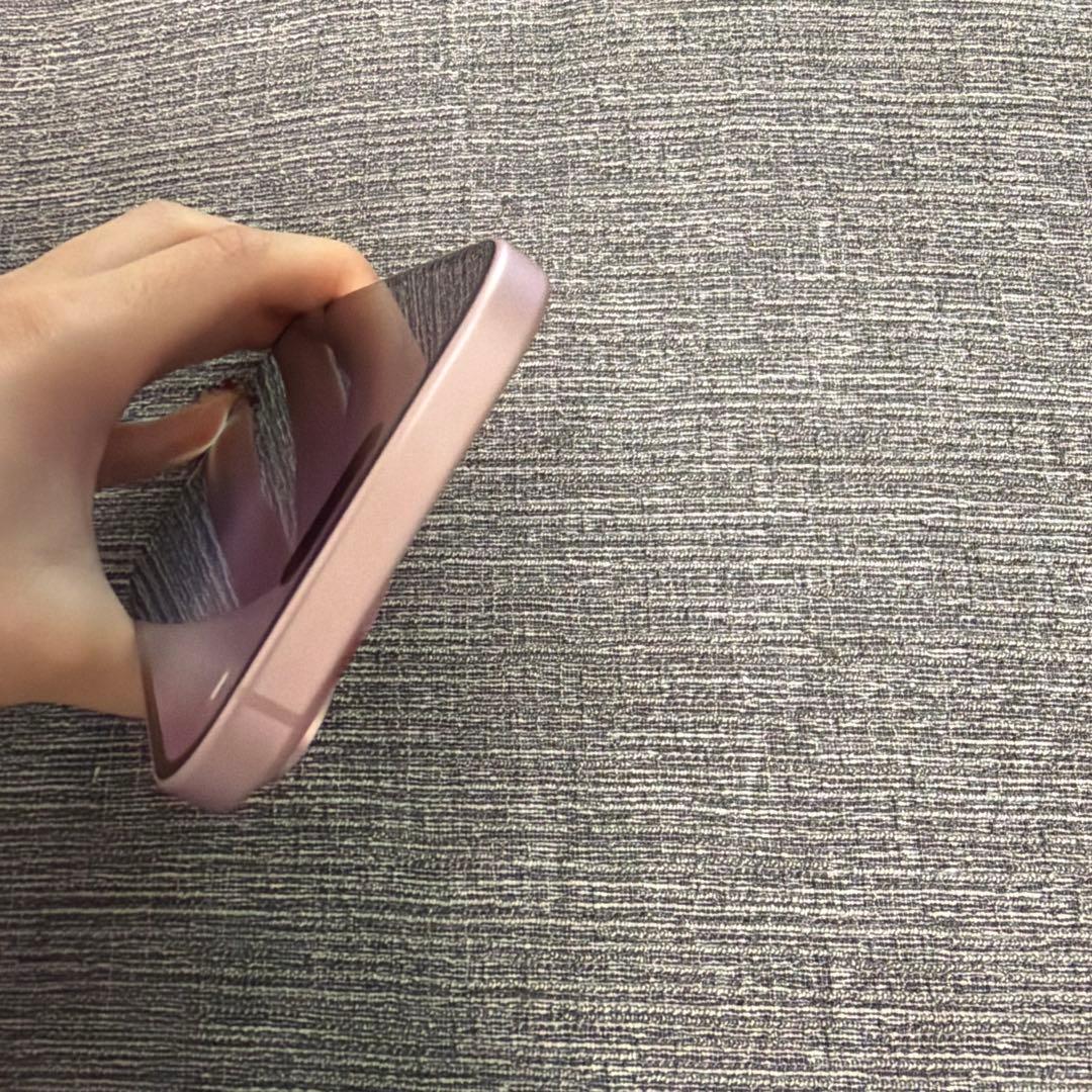 【美品】iPhone 15 128GB ピンク