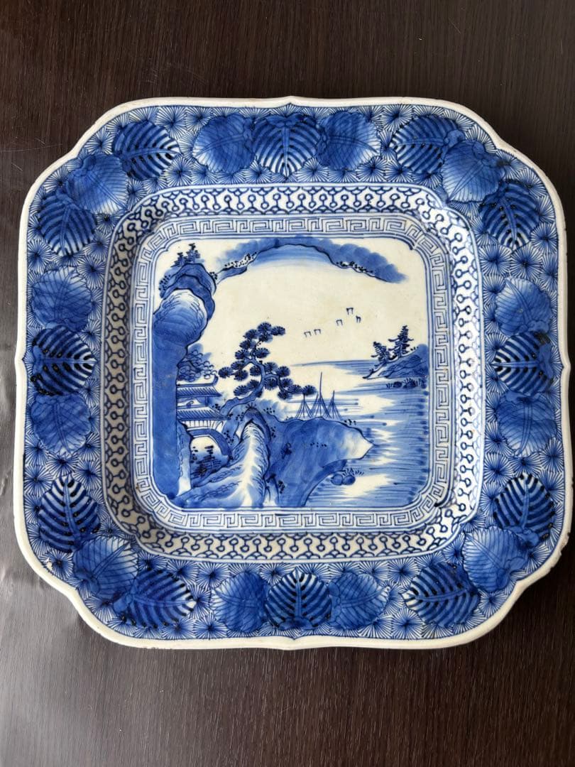 古伊万里 染付 ベロ藍 銘有 八角皿 唐草模様 山水楼閣 松絵 九谷 飾り皿