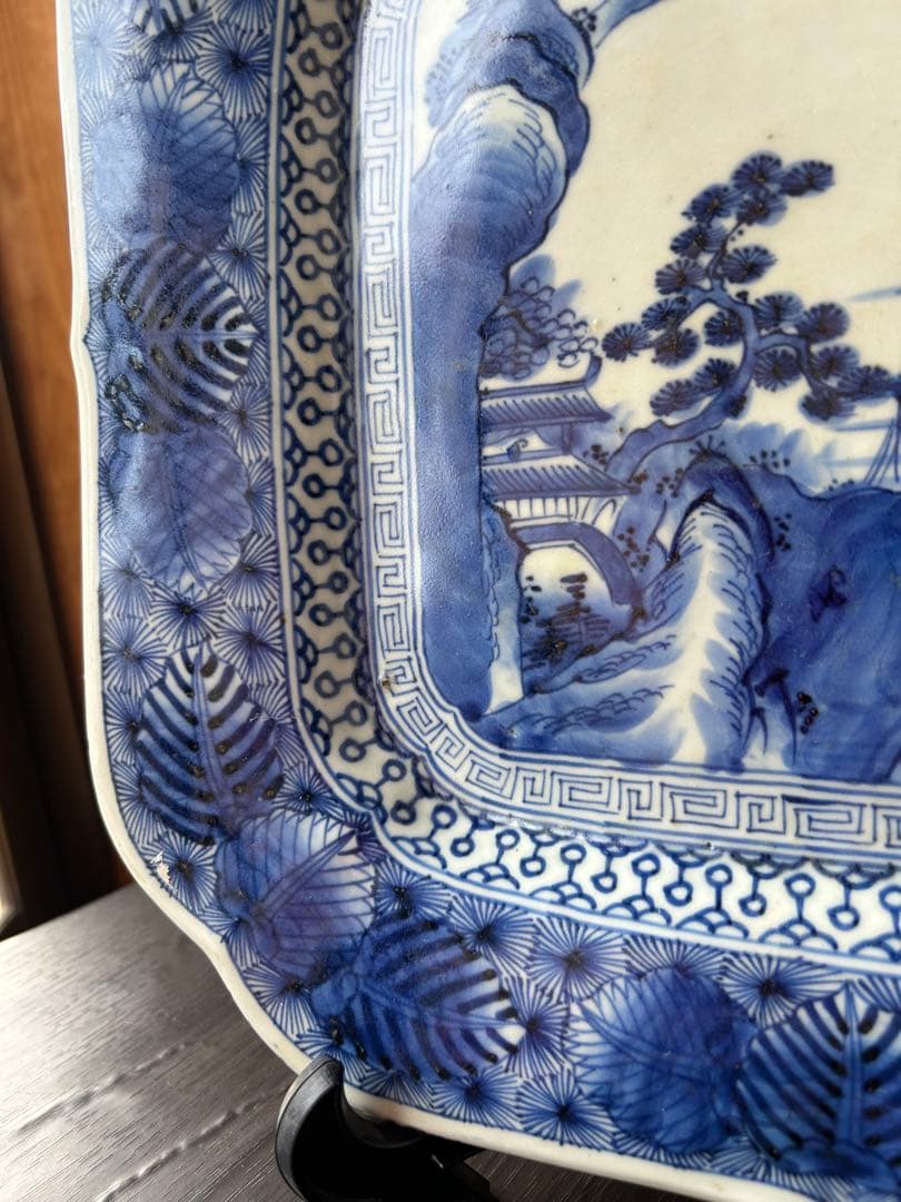 古伊万里 染付 ベロ藍 銘有 八角皿 唐草模様 山水楼閣 松絵 九谷 飾り皿