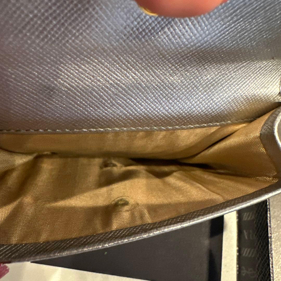 PRADA シルバー 二つ折り財布