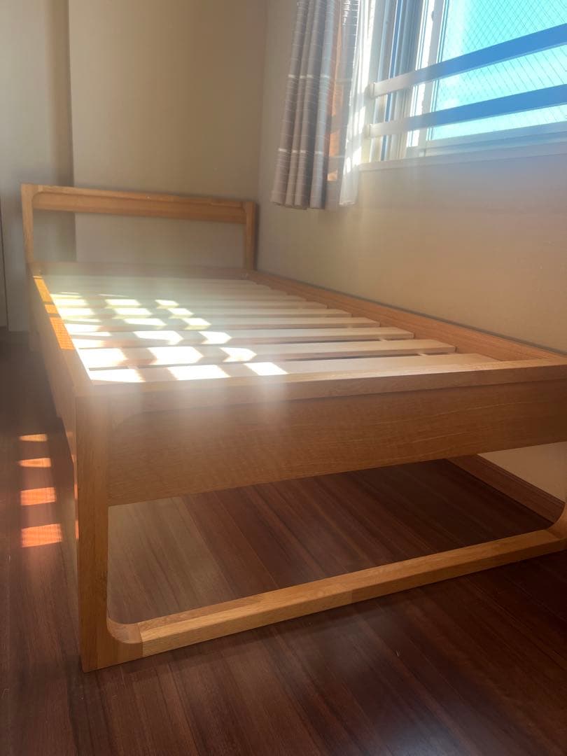 アクタス FOPPISH オーク材シングルベッドフレーム