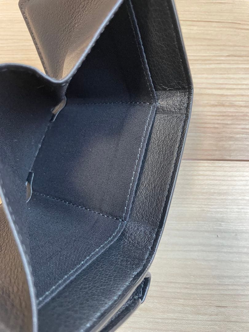 BALENCIAGA ブラックレザー三つ折り財布