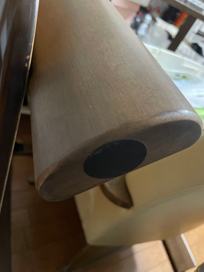 木製正方形テーブルこたつとアーム付きレザー椅子二脚セット布団二枚