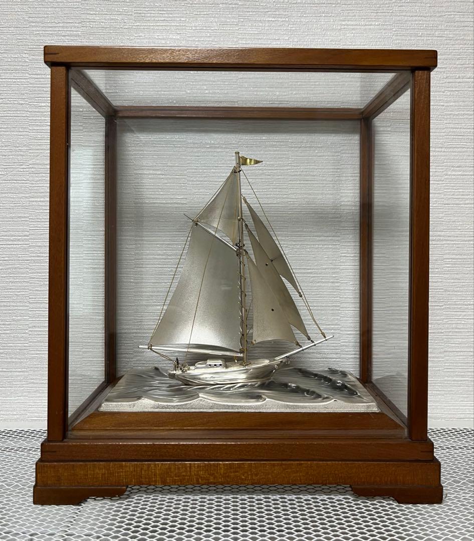 銀製(刻印)帆船 模型 置物 台付 ヨット シルバー 金属工芸 ガラスケース