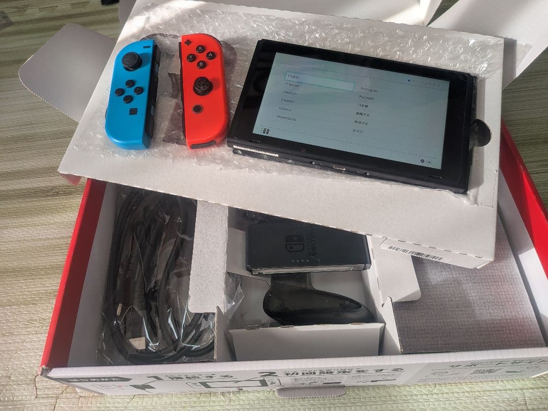 Nintendo Switch 本体 青/赤 Joy-Con付き　SD認識NG