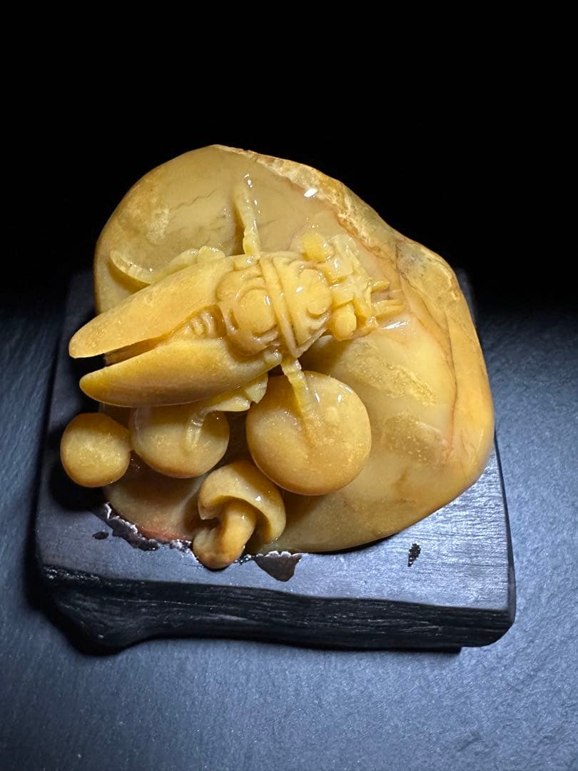 36寿山石　 田黄　蝉　置物　縁起物　手彫り　原石