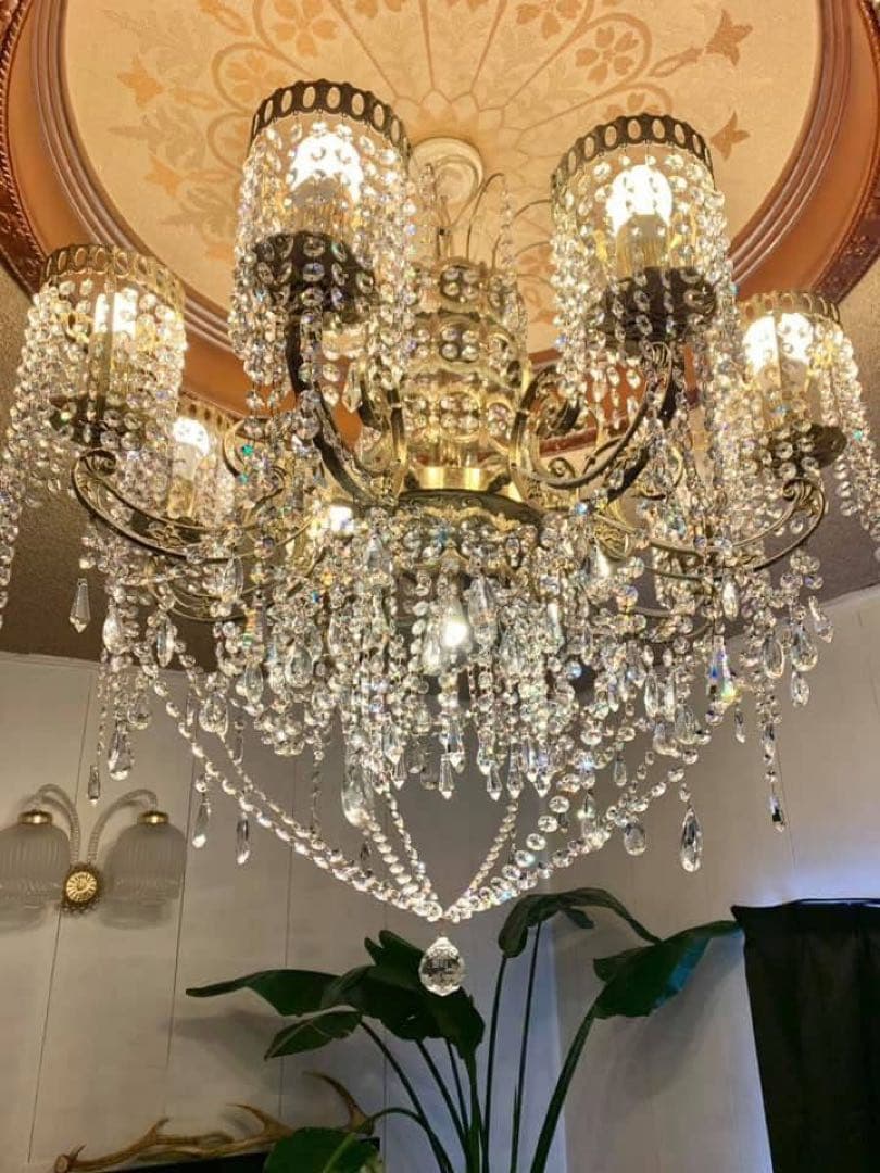 100万　シャンデリア　スワロフスキー　ガラス　ライト　照明　デザイン　おしゃれ