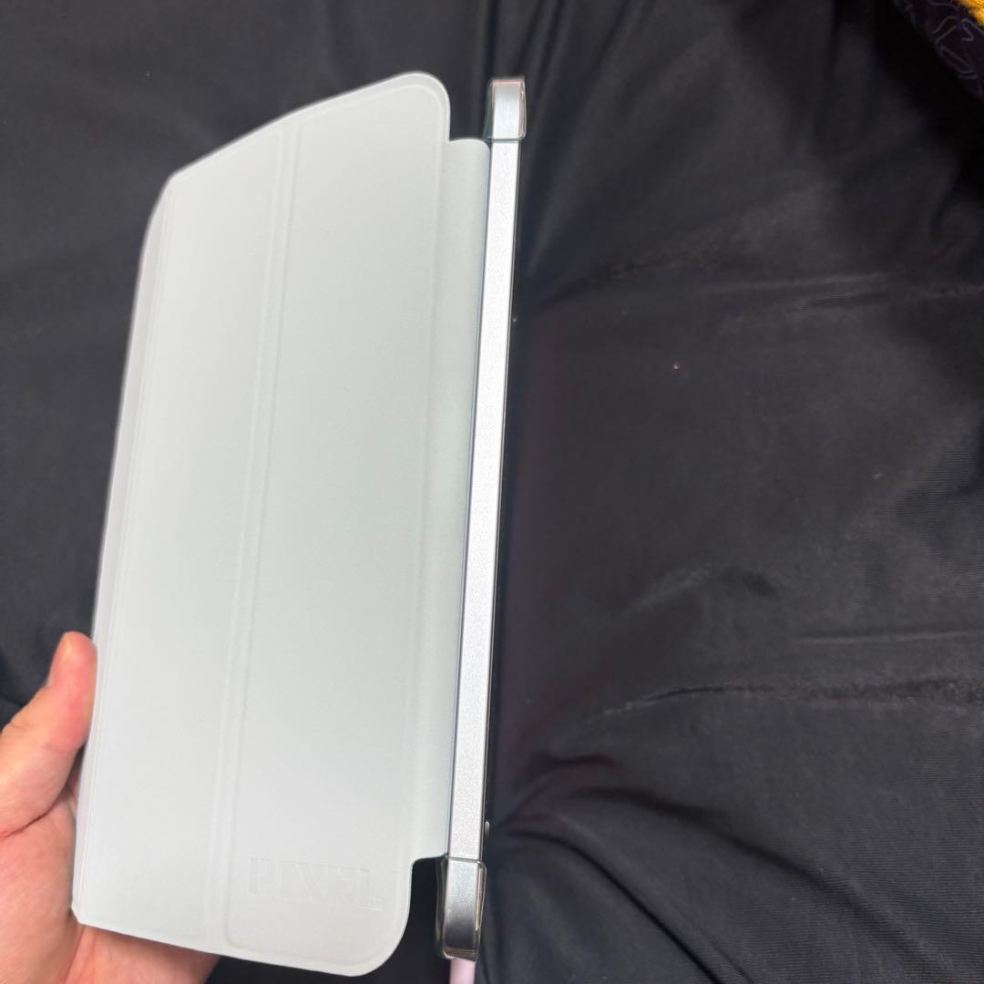 ほぼ未使用品　AppleiPad mini第7世代（A17pro）
