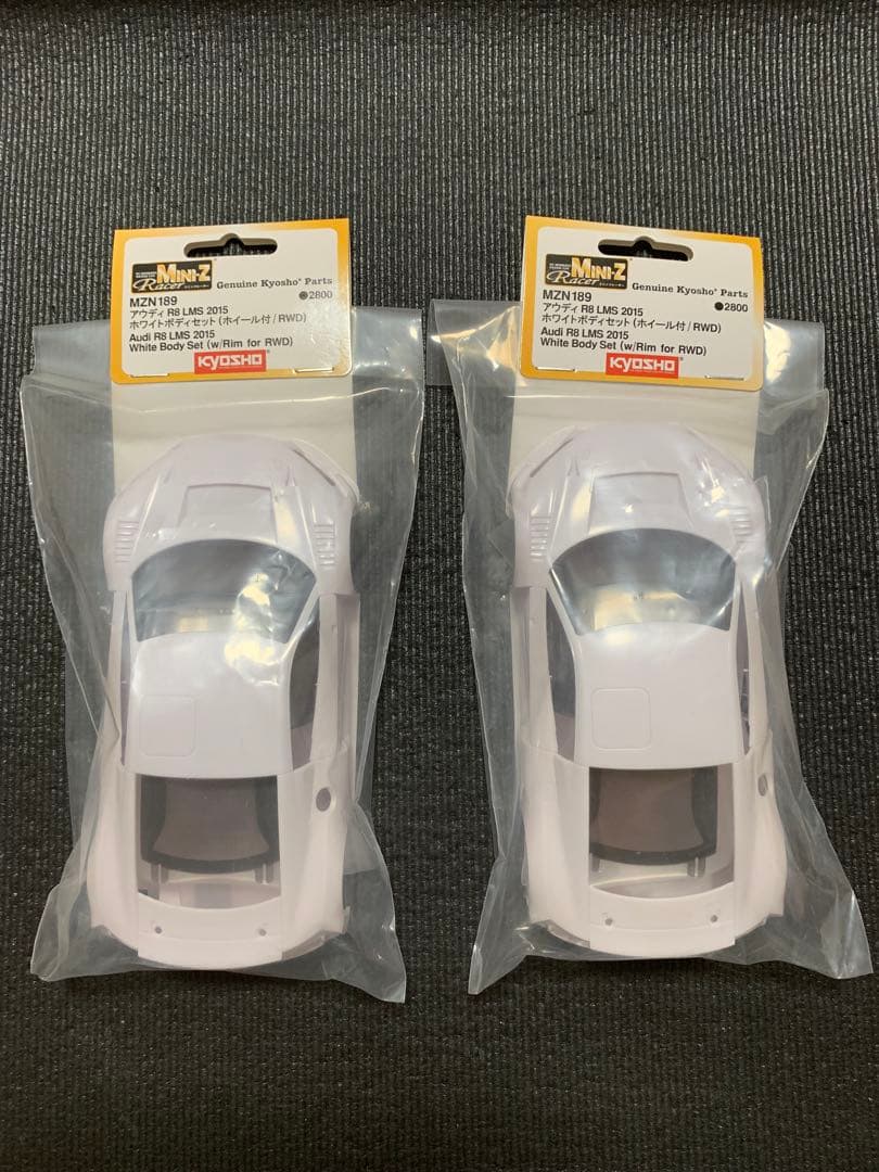 京商ミニッツホワイトボディ　アウディR8LMS2015 2台セット　MZN189