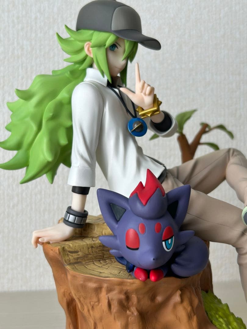 ポケモンフィギュア　N&ゾロア