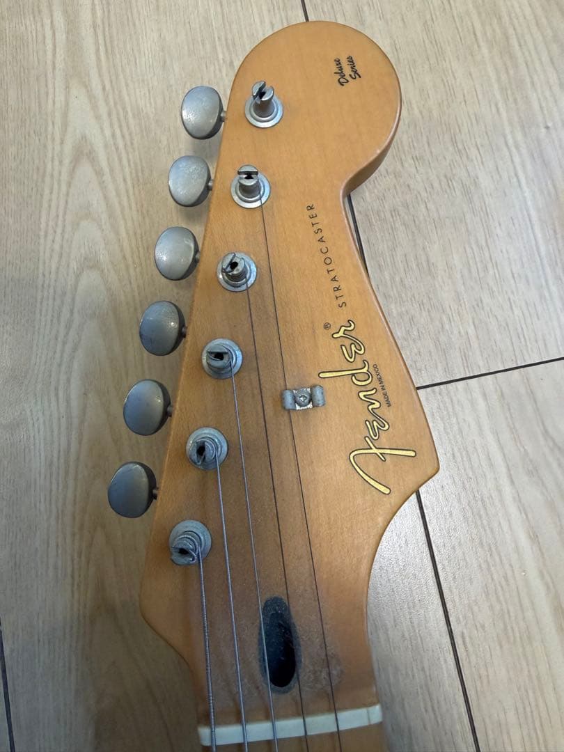 Fender Stratocaster レッドエレキギター