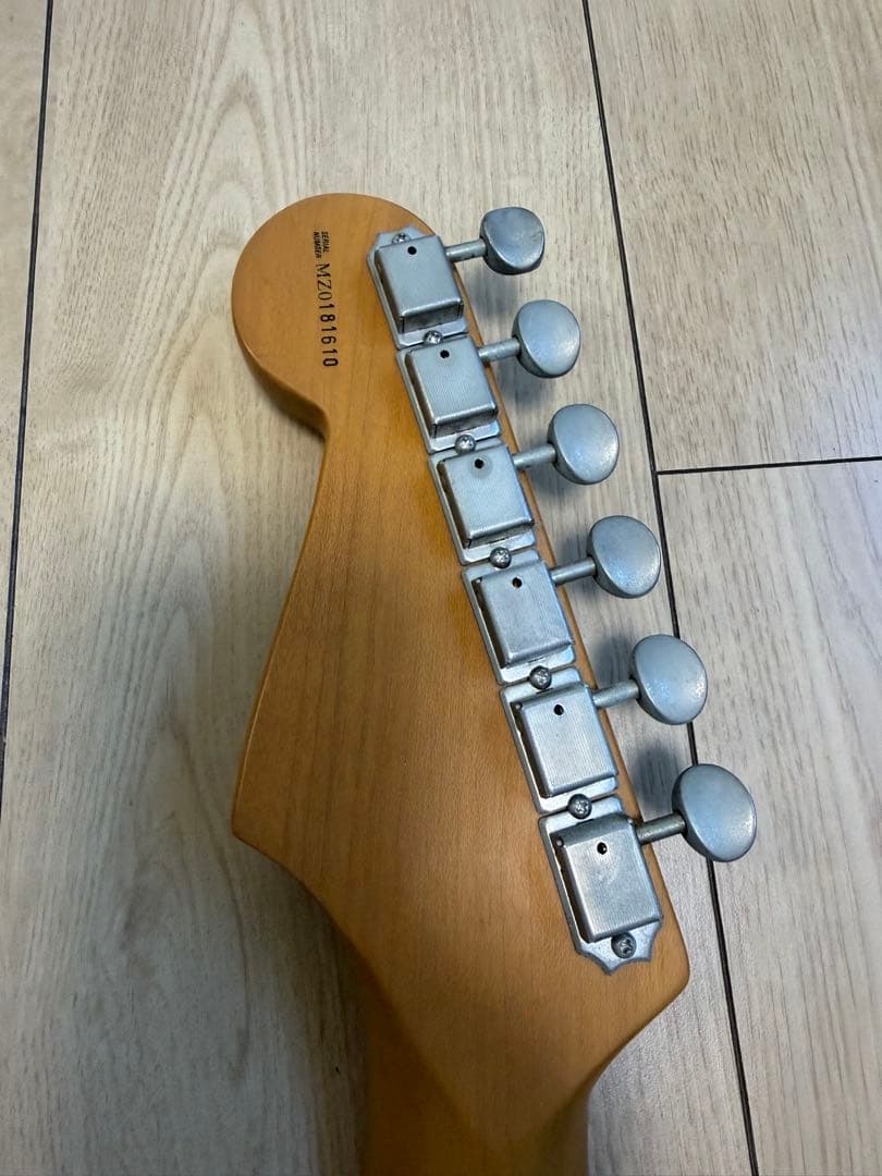 Fender Stratocaster レッドエレキギター