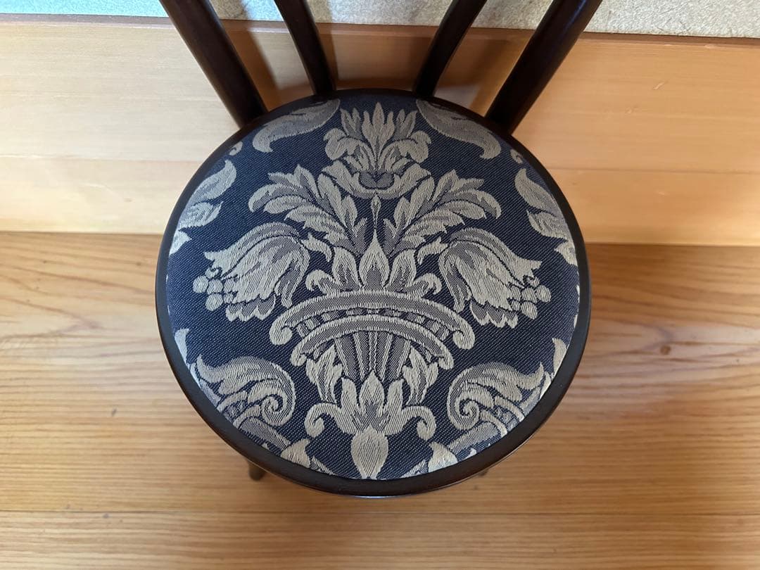 秋田木工ミニテーブルと椅子