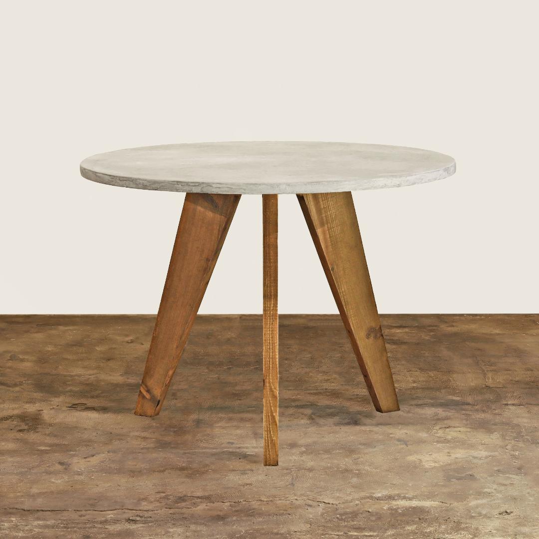 オーダー専用｜円形｜ラウンドテーブル｜オフホワイト｜薄塗りモルタル