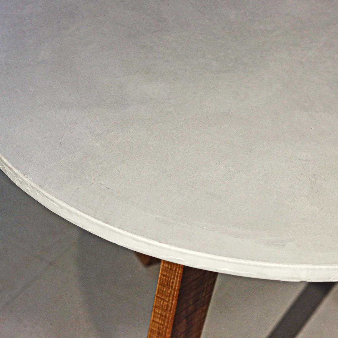 オーダー専用｜円形｜ラウンドテーブル｜オフホワイト｜薄塗りモルタル