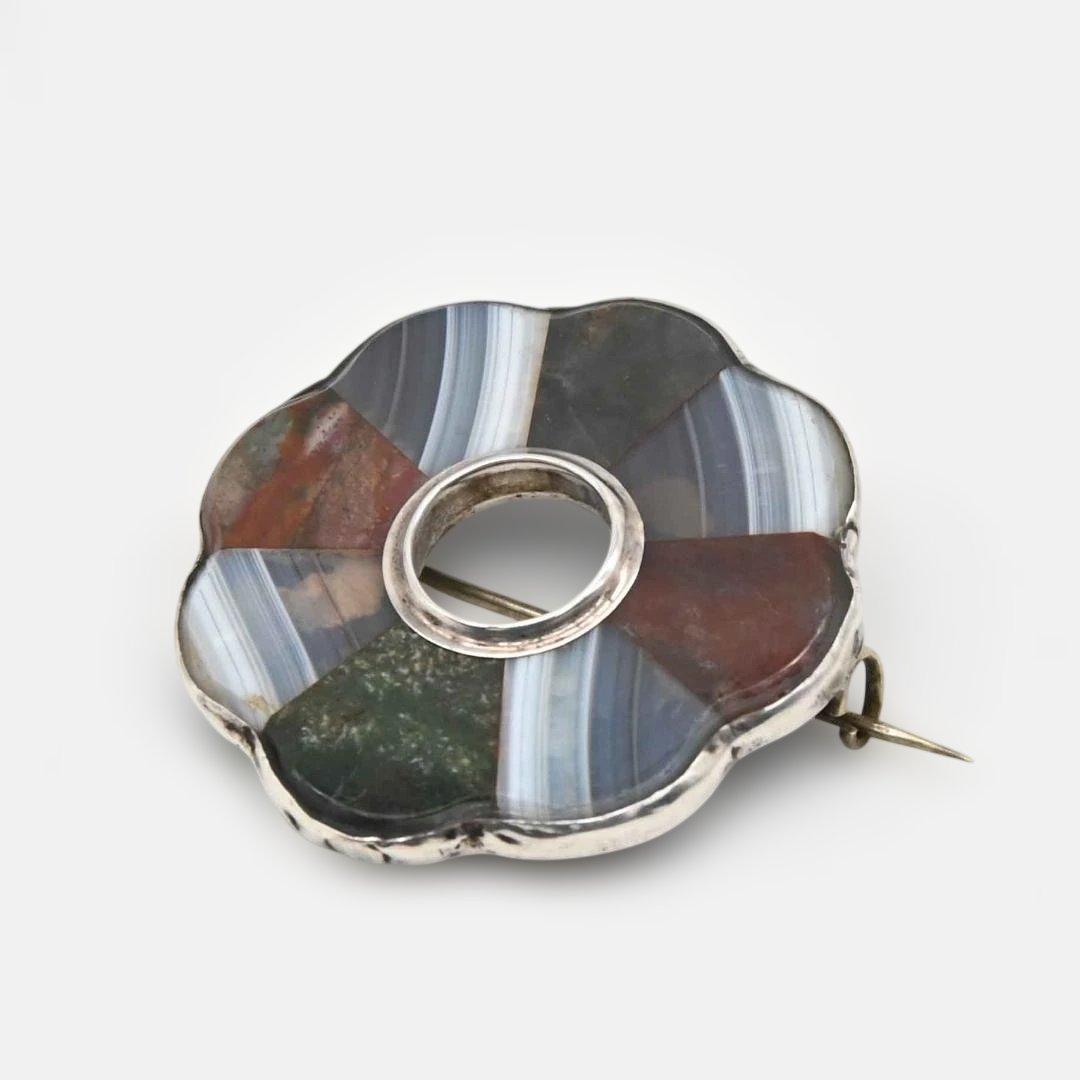 スコティッシュブローチ 花形　s0077