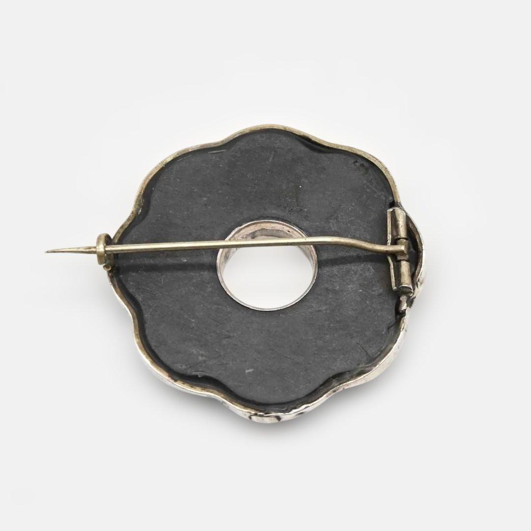 スコティッシュブローチ 花形　s0077