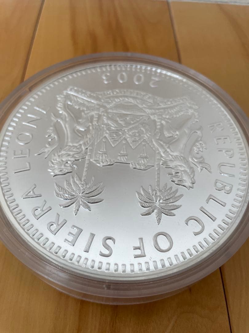 シエラレオネ　鉄腕アトム生誕記念 1キロ銀貨　$150 ASTROBOY