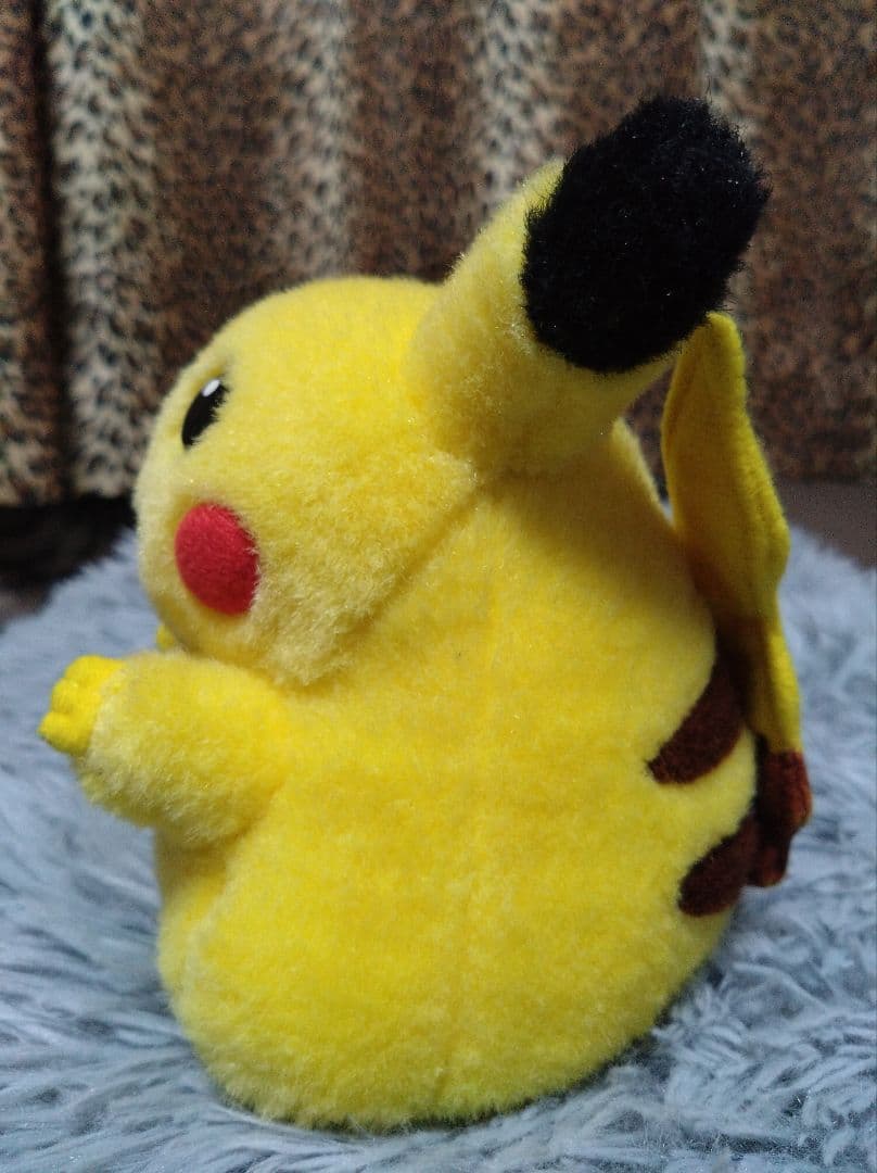 初代　ピカチュウ　ぬいぐるみ