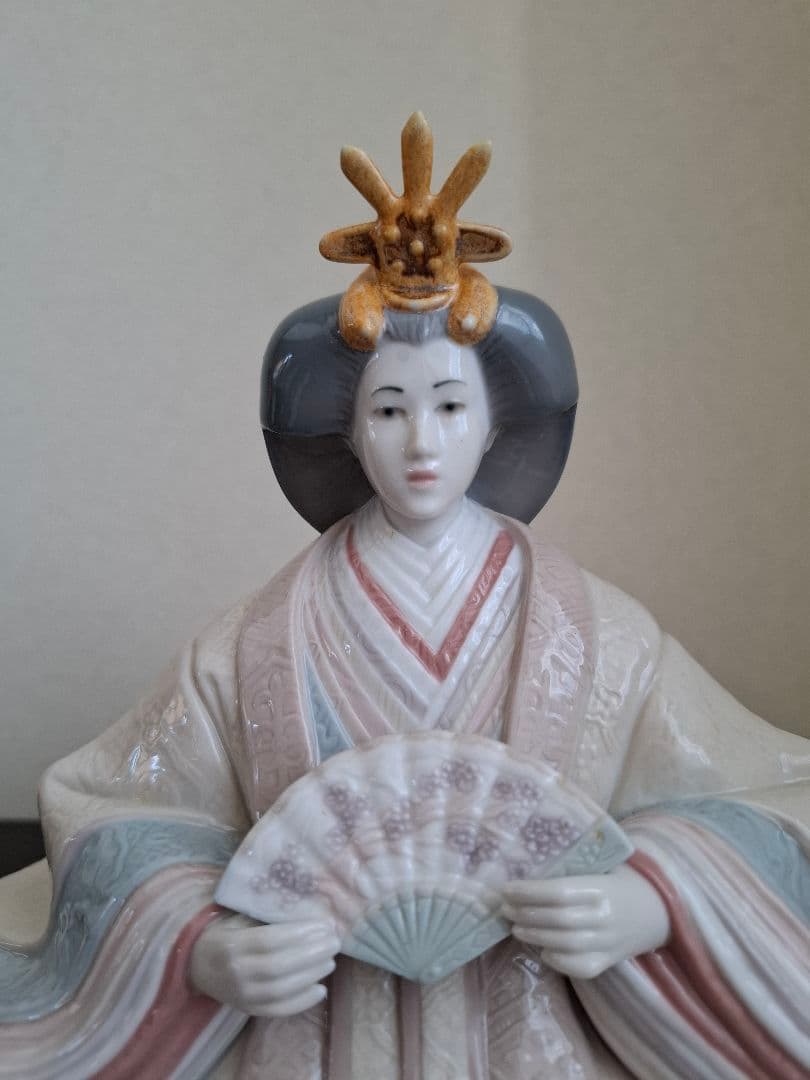 リヤドロ　女雛