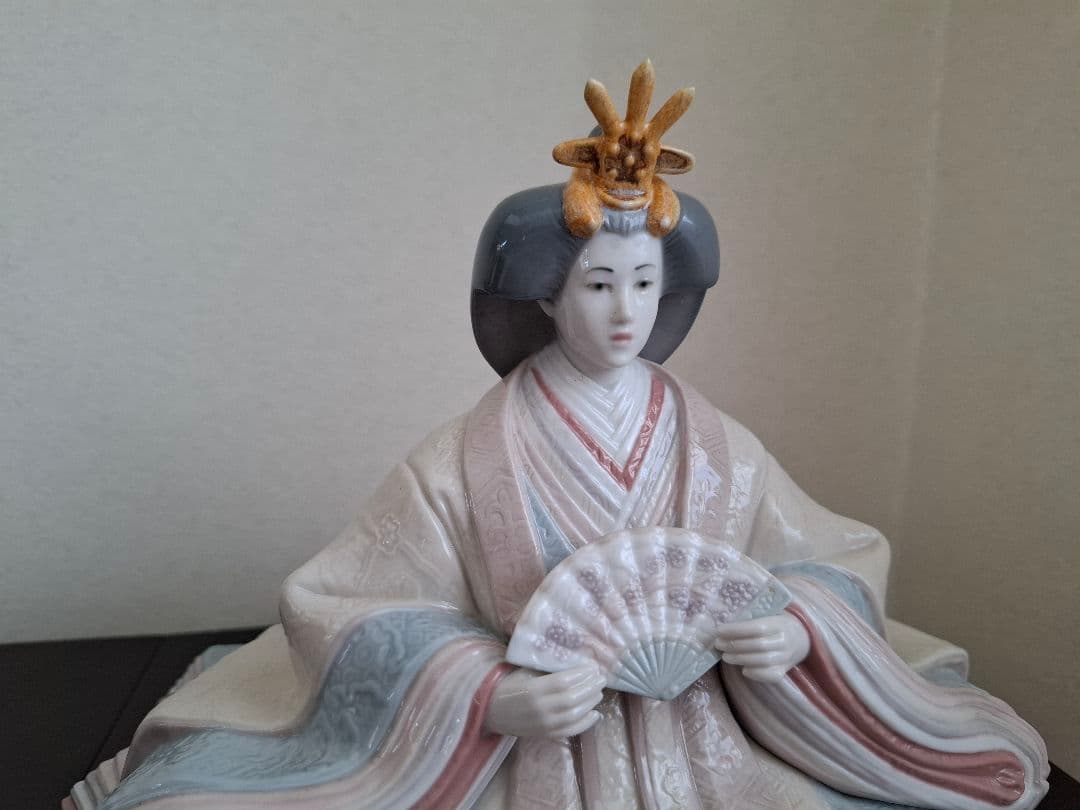 リヤドロ　女雛