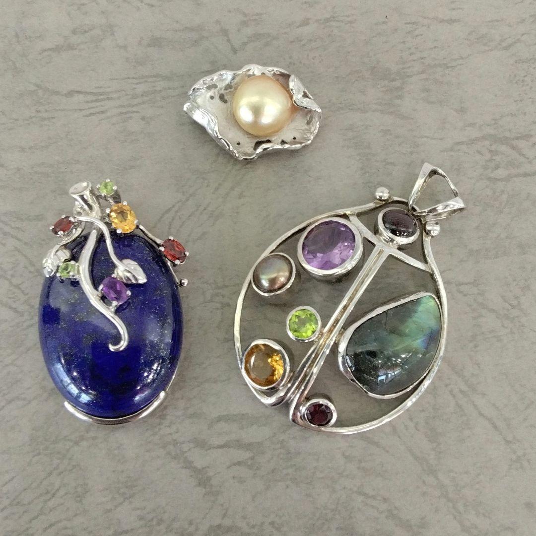 ブローチ、ペンダントトップ、ネックレス11点セット売り　　タンザナイトネックレス