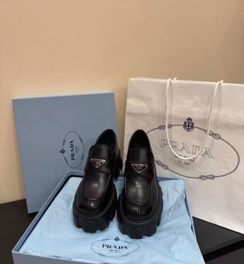 PRADA ブラック ローファー 厚底