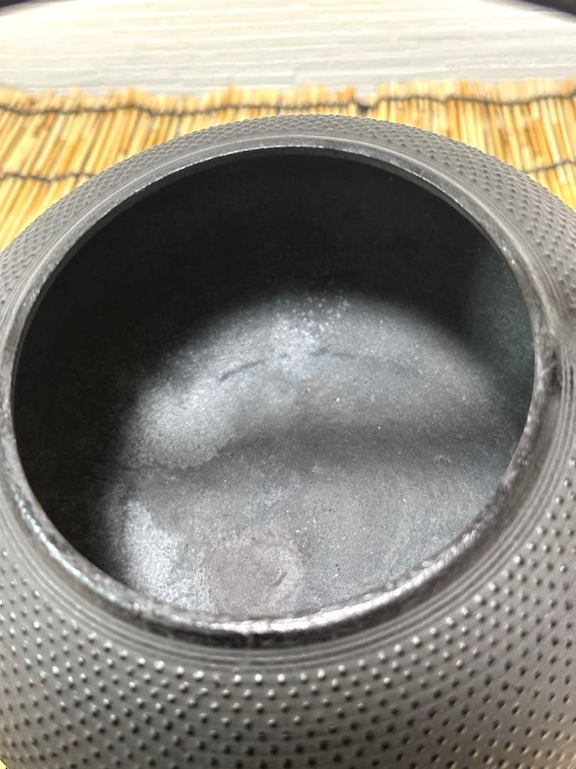 未使用品、供箱、付属品付　南部盛榮堂OIGEN造　算玉アラレ　南部鉄瓶　南部鉄器