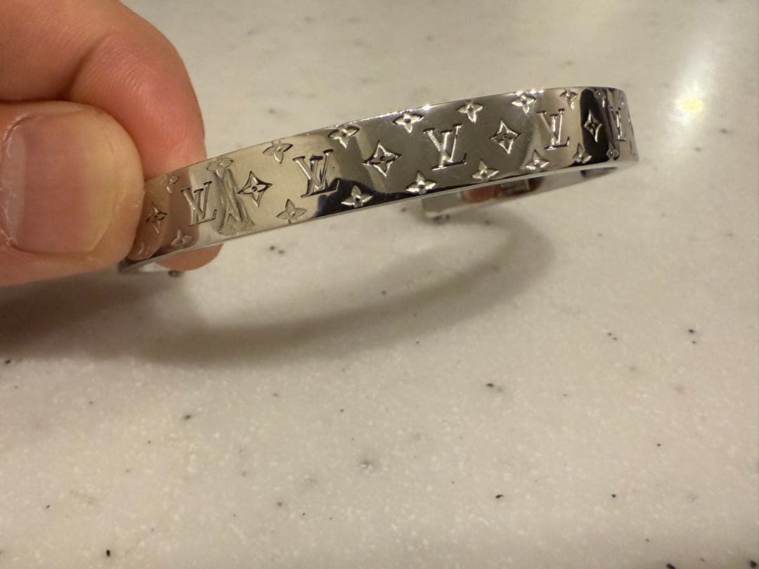 ルイヴィトン　バングル マンシェット モノグラムボールド
