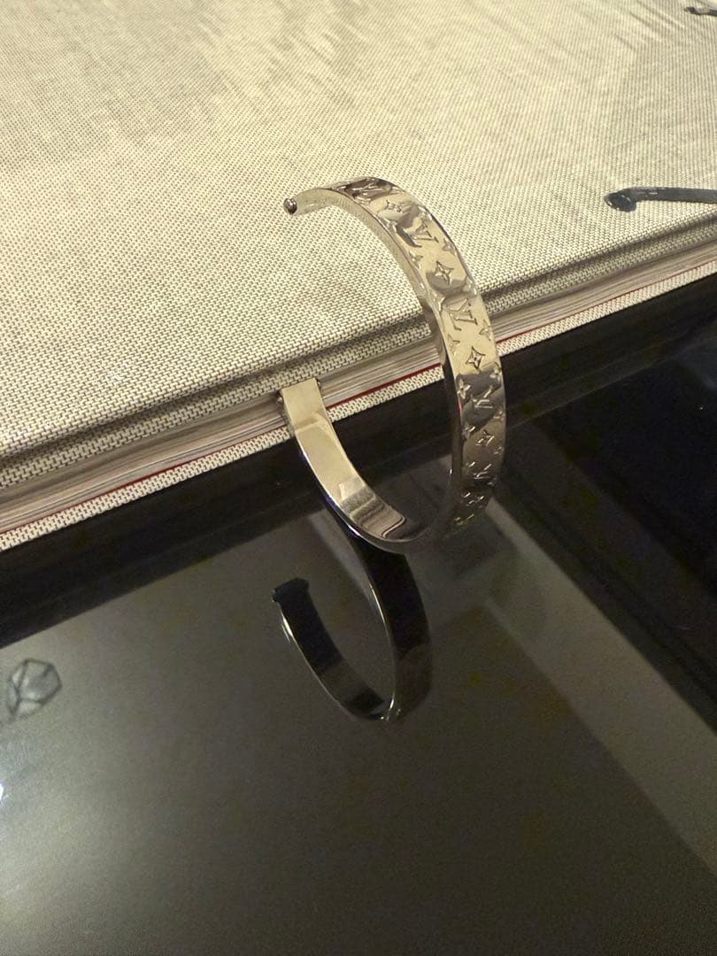 ルイヴィトン　バングル マンシェット モノグラムボールド