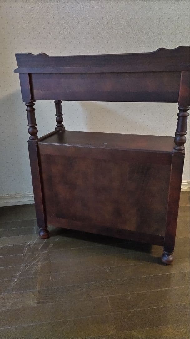 クラシックスタイル　レトロ調カリモク木製家具