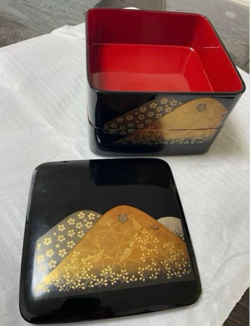 漆器 重箱 蓋付き 黒地 金色