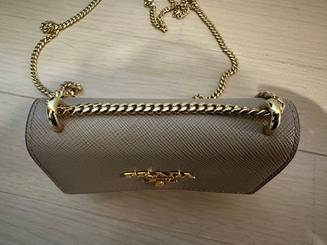 新品未使用　PRADAプラダ　チェーンウォレット