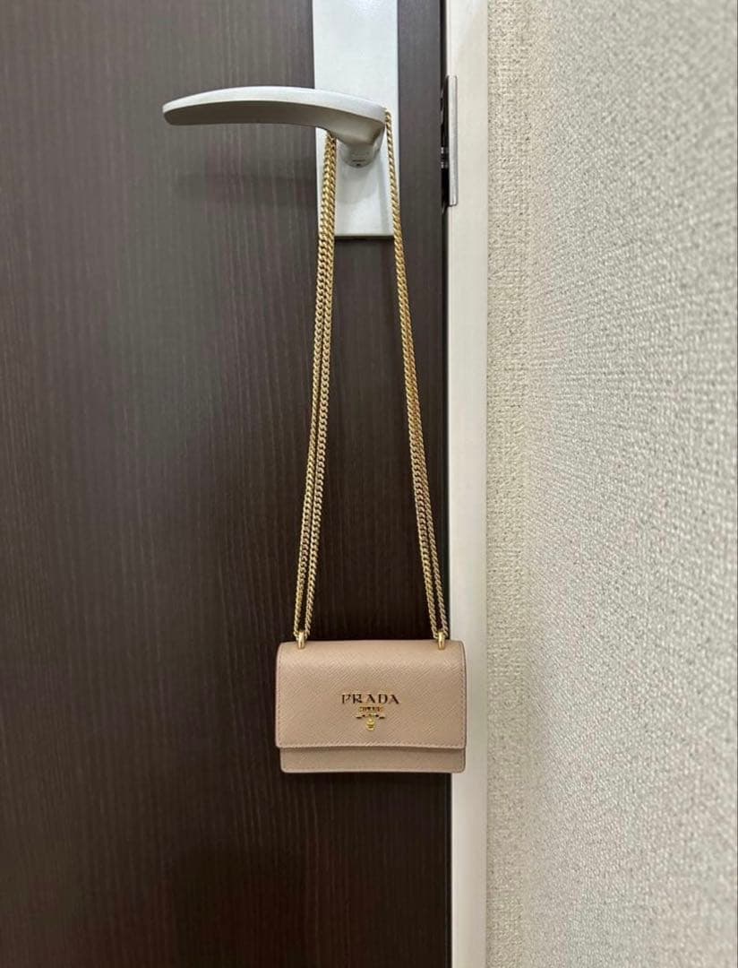 新品未使用　PRADAプラダ　チェーンウォレット