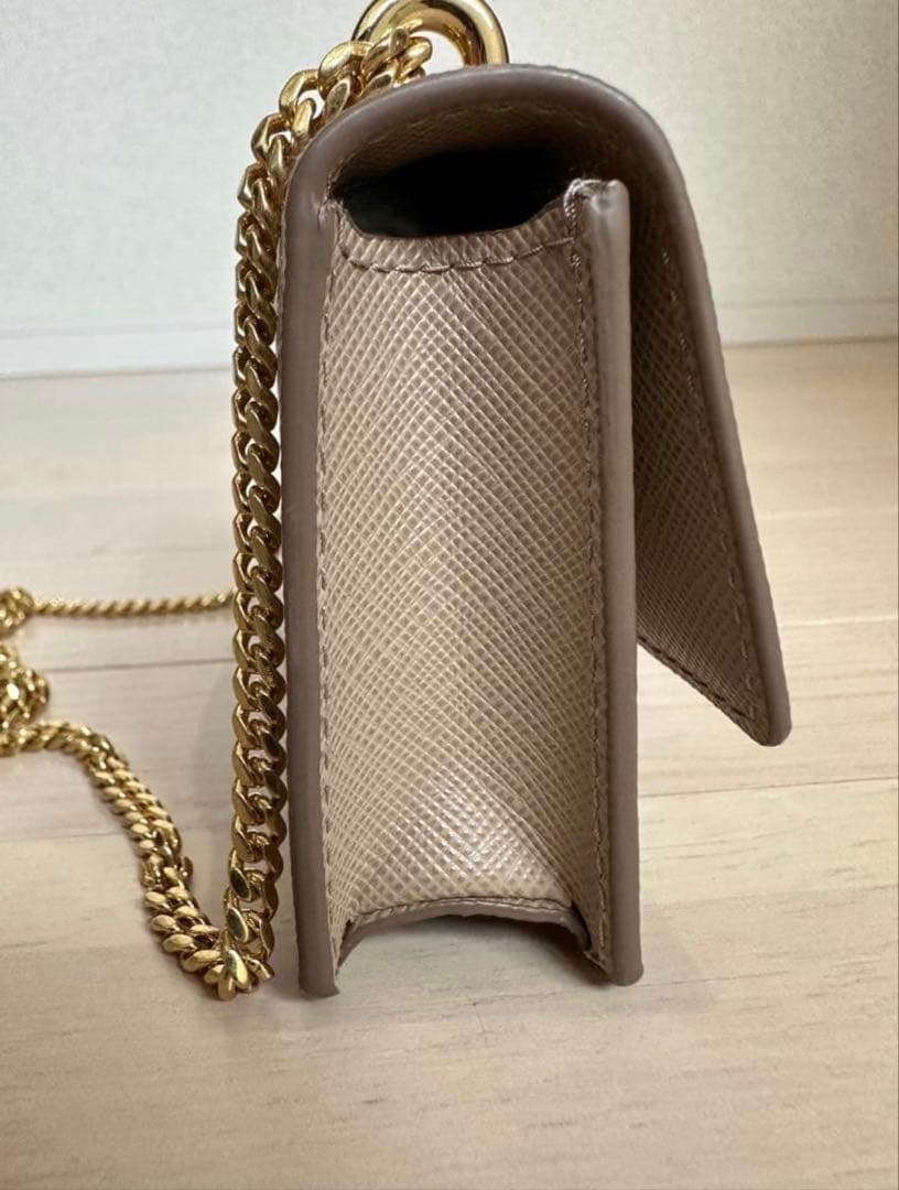 新品未使用　PRADAプラダ　チェーンウォレット