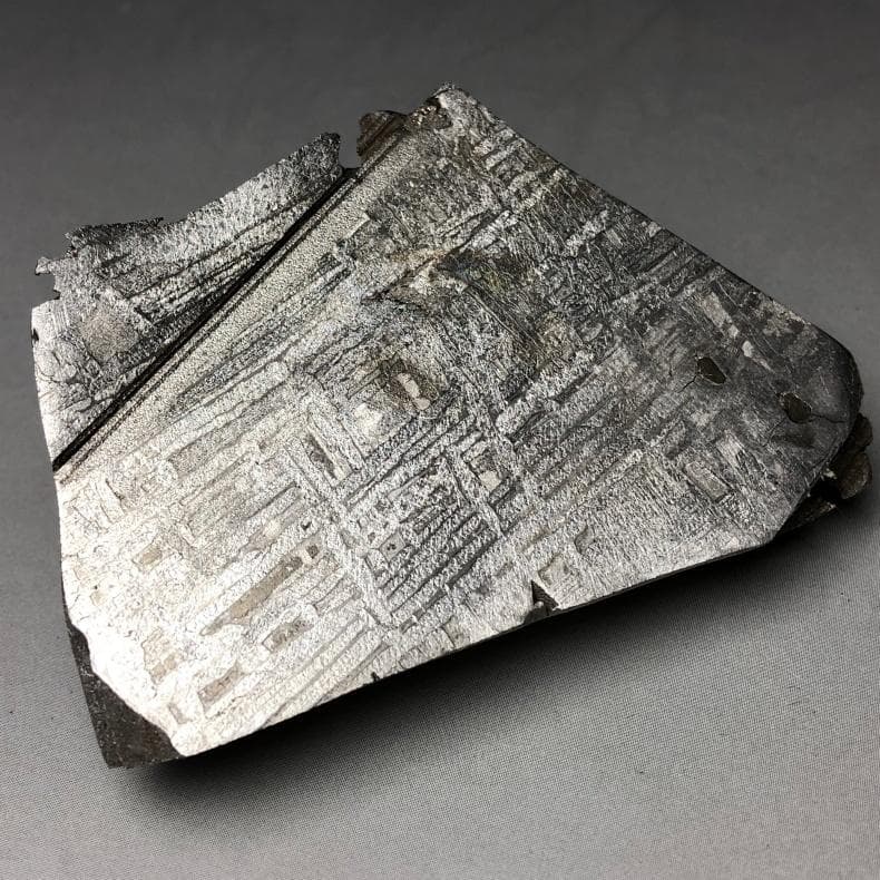 は*は様 隕石 鉄隕石　アルタイ隕石　原皮付き　ナチュラル　原石　重さ約135ｇ