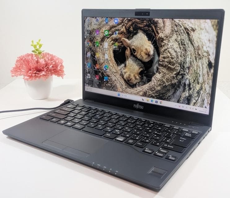 【超美品】Win11✨新品8GB✨コンパクト＆超軽量✨ノートパソコン✨持ち運びに