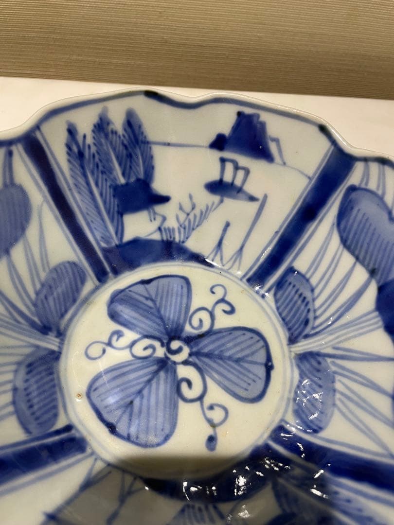 古伊万里 染付 八角五寸鉢 草花図 ソテツの葉 ガマの穂