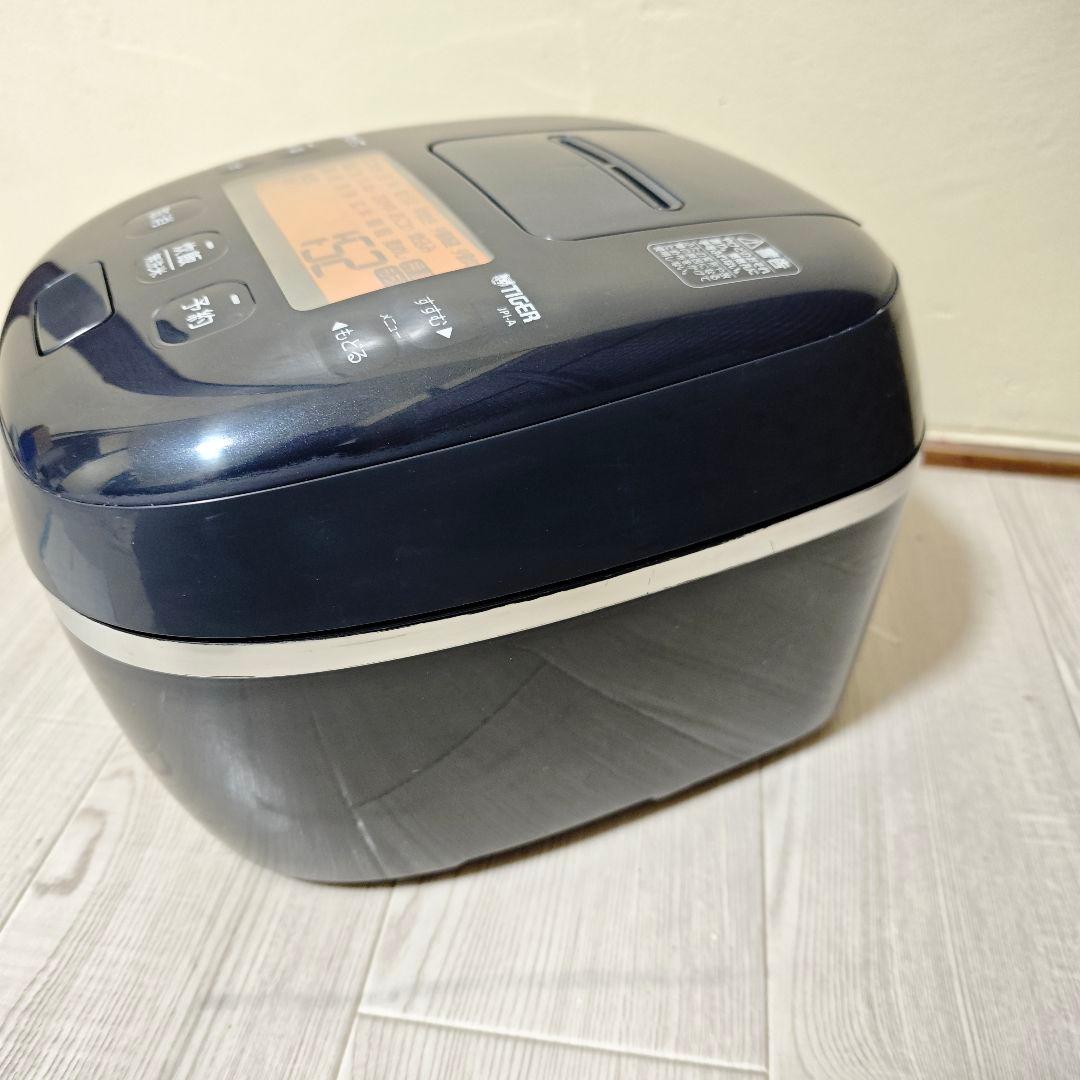 【良品】タイガー 炊飯器 5.5合 圧力IH式 JPI-A100