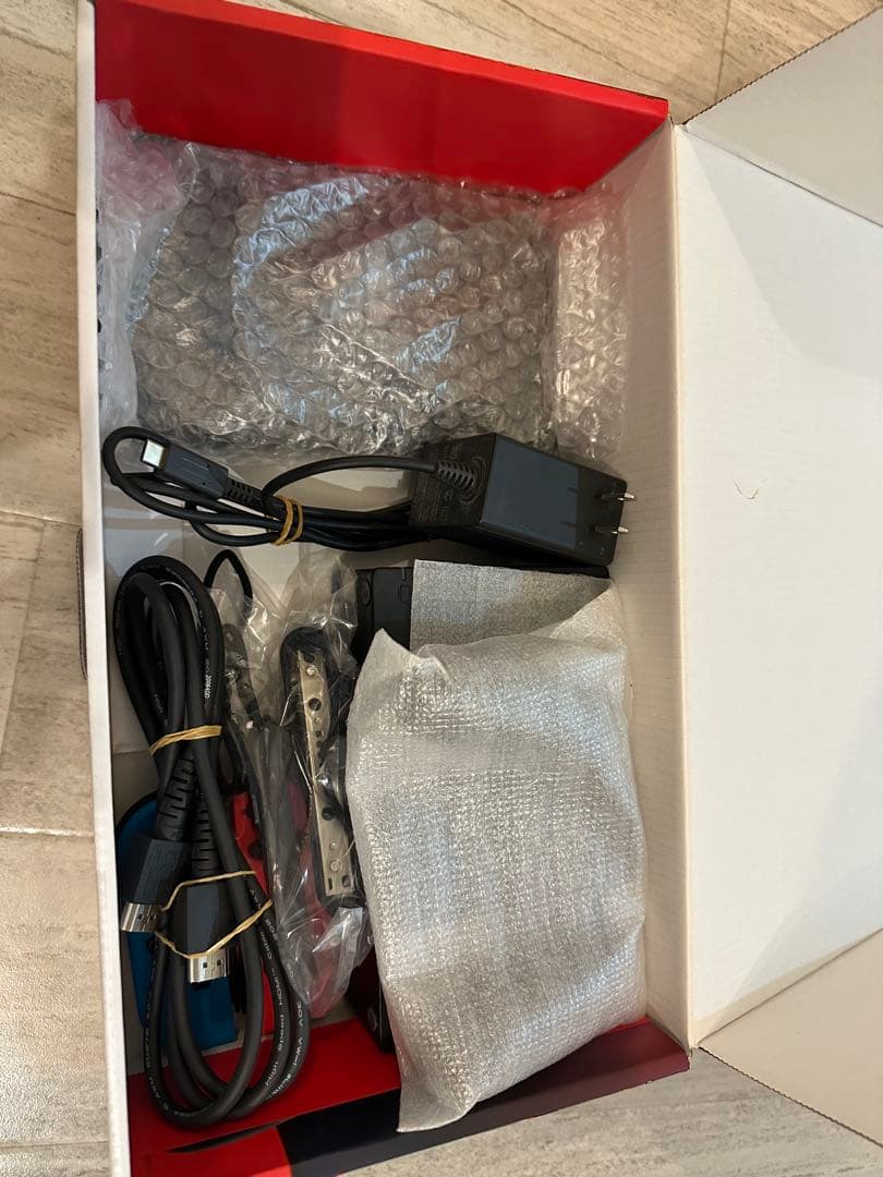 【完品】Nintendo Switch 本体 128GBSDカード付き