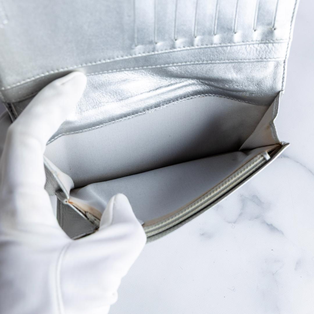 CHANEL マトラッセ ラムスキン 二つ折り長財布 財布 シルバー