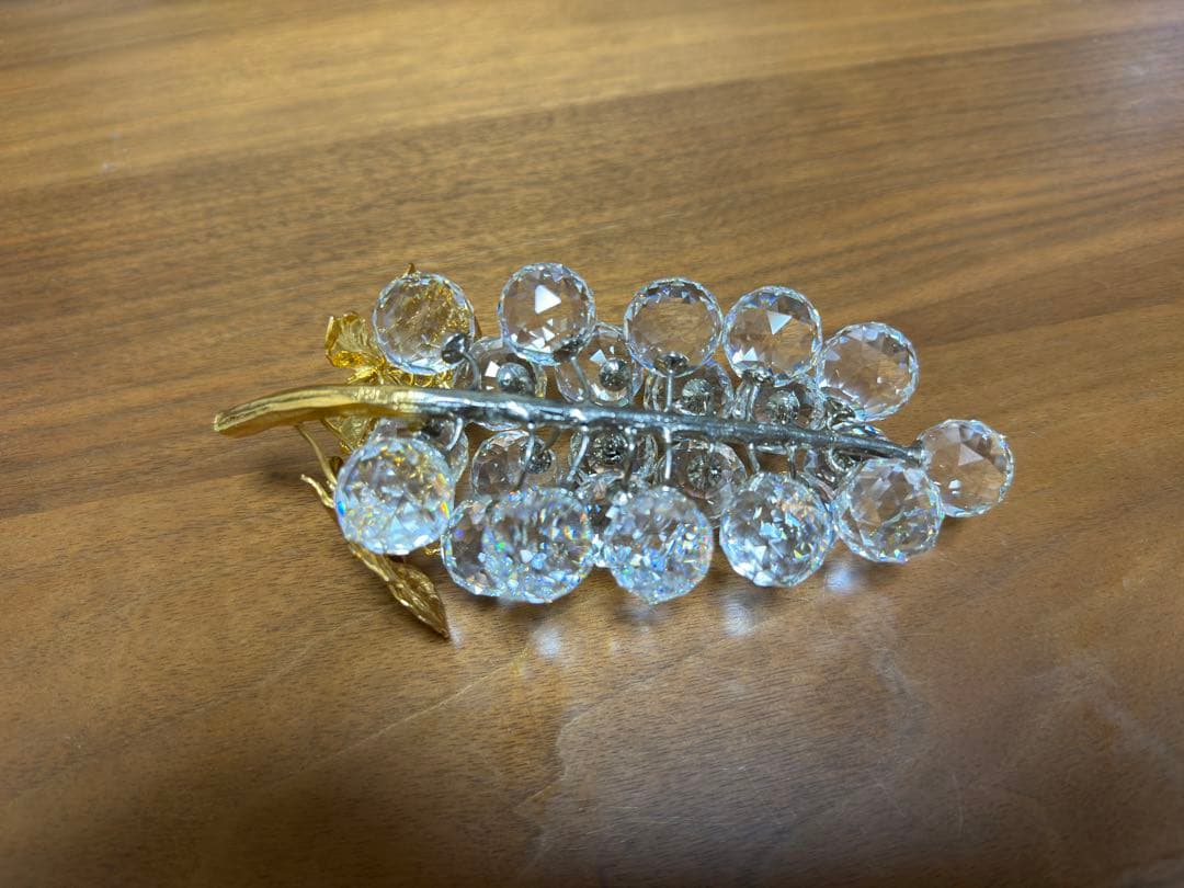 スワロフスキー Swarovski 『一房のブドウ』