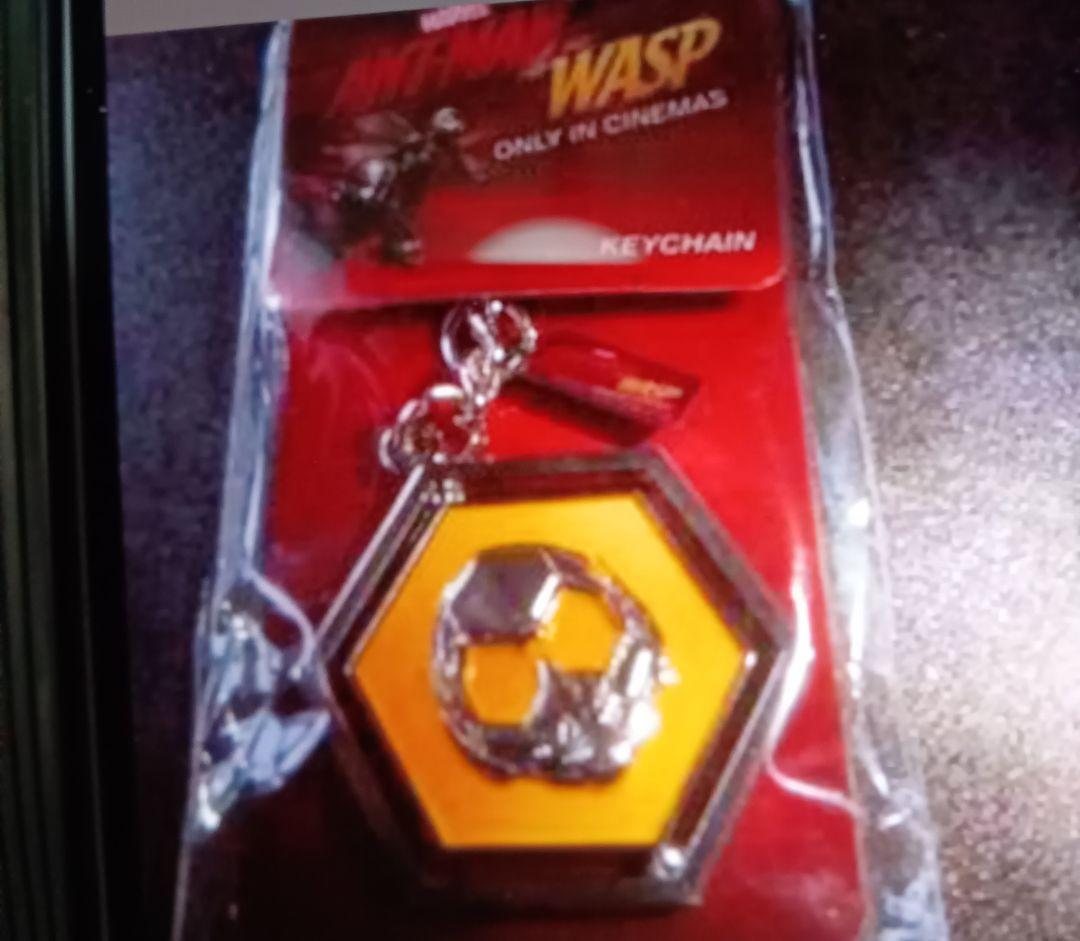 新品。激レア！アントマンとワスプ キーホルダー